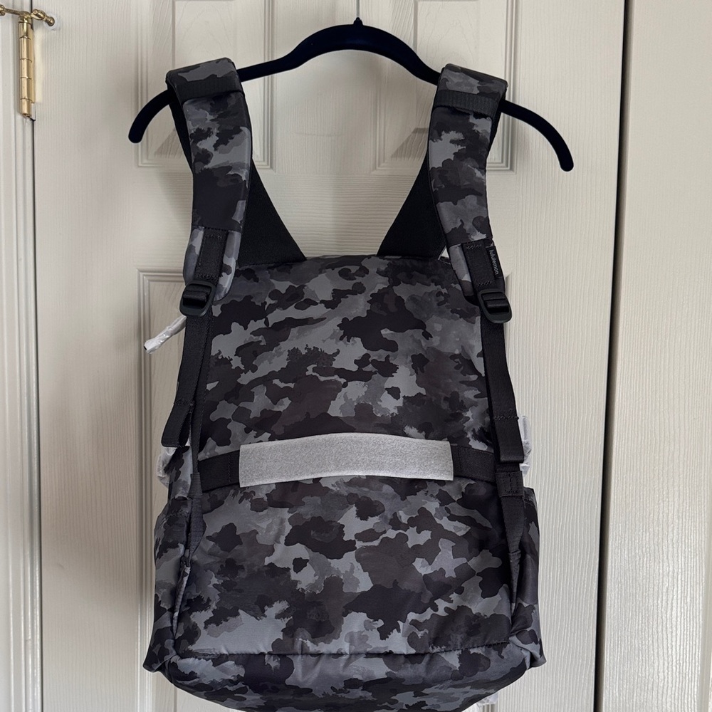 Lululemon New Crew Backpack – NWT - Picture 2 of 12